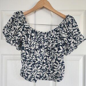 Abercrombie & Fitch- Crop Top-Medium